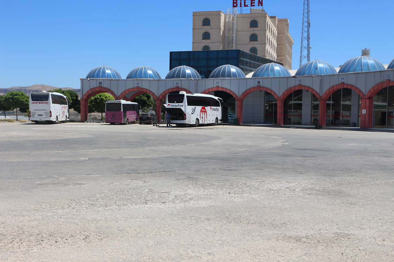 Mardin Otogarı'nda bayram hareketliliği yerine sessizlik Mardin Otogarı'nda bayram hareketliliği yerine sessizlik